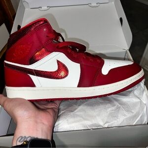 Jordan 1 mids Red and White Sneakers
